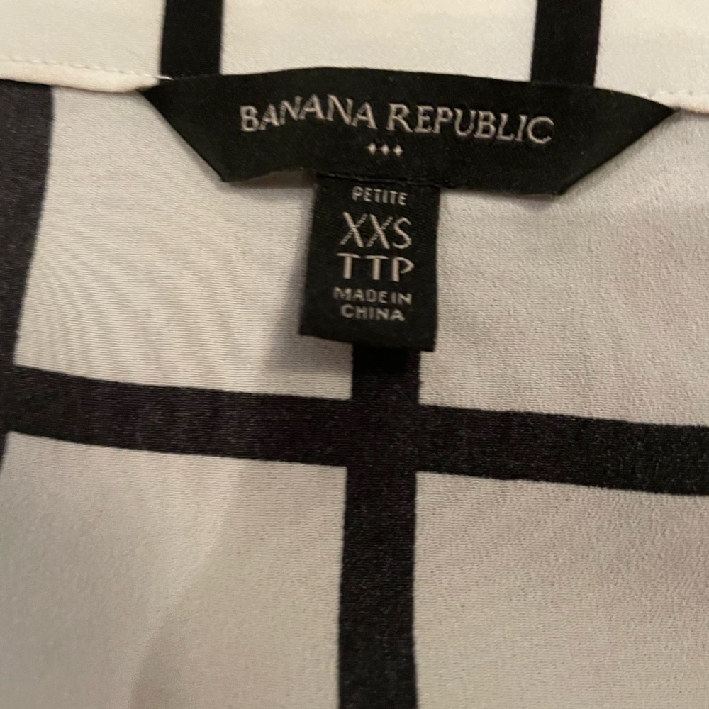 Banana Republic Factory Grid Pattern Blouse - Picture 2 of 7